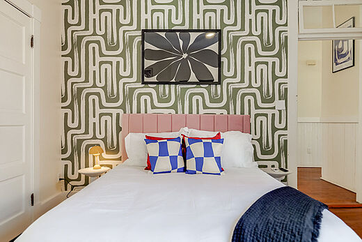 Queen Bed Room
